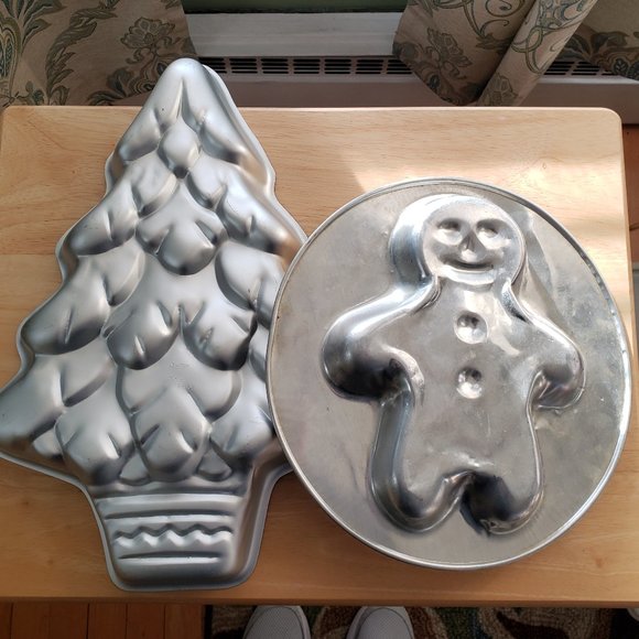 Wilton Other - EUC vintage Wilton Christmas cake pans